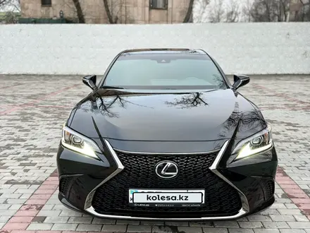 Lexus ES 350 2022 года за 29 000 000 тг. в Алматы – фото 4
