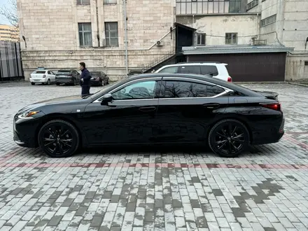 Lexus ES 350 2022 года за 29 000 000 тг. в Алматы – фото 6