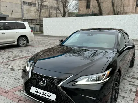 Lexus ES 350 2022 года за 29 000 000 тг. в Алматы – фото 2