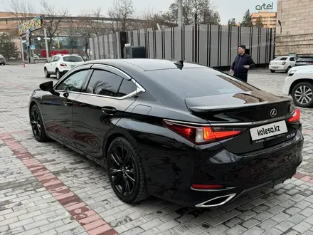 Lexus ES 350 2022 года за 29 000 000 тг. в Алматы – фото 7