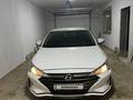 Hyundai Elantra 2019 года за 8 600 000 тг. в Актобе – фото 2