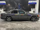 Mercedes-Benz E 220 1995 года за 1 800 000 тг. в Усть-Каменогорск – фото 3