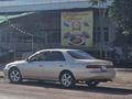 Toyota Camry 1998 года за 3 000 000 тг. в Шымкент – фото 2