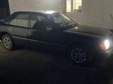 Mercedes-Benz E 200 1992 годаfor1 100 000 тг. в Урджар – фото 4