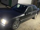 Mercedes-Benz E 200 1992 годаfor1 100 000 тг. в Урджар – фото 3