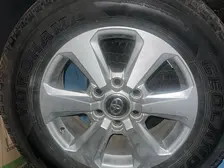 Тойота Ланд крузер 300 (TLC, ТЛК, Toyota Land Cruiser) крузак, родные диски
