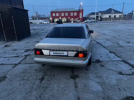 Mercedes-Benz E 230 1992 года за 1 300 000 тг. в Кызылорда – фото 5