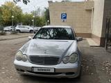 Mercedes-Benz C 180 2001 годаүшін2 500 000 тг. в Уральск – фото 2