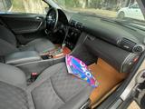 Mercedes-Benz C 180 2001 годаүшін2 500 000 тг. в Уральск – фото 5