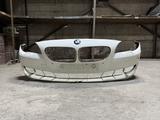 Передний бампер BMW 5 Series F10 (привозной) за 90 000 тг. в Алматы