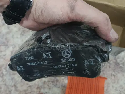 Колодки тормозные мерседес W212 W213 E 63 AMG за 170 000 тг. в Астана – фото 6
