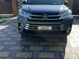 Toyota Highlander 2017 года за 10 200 000 тг. в Атырау