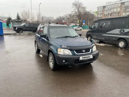 Honda CR-V 1996 года за 1 900 000 тг. в Алматы – фото 2