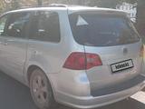 Volkswagen Routan 2009 года за 5 700 000 тг. в Астана – фото 2