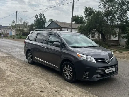 Toyota Sienna 2018 года за 14 300 000 тг. в Кызылорда – фото 2