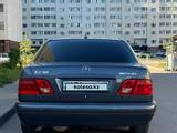 Mercedes-Benz E 230 1997 годаfor2 800 000 тг. в Шымкент