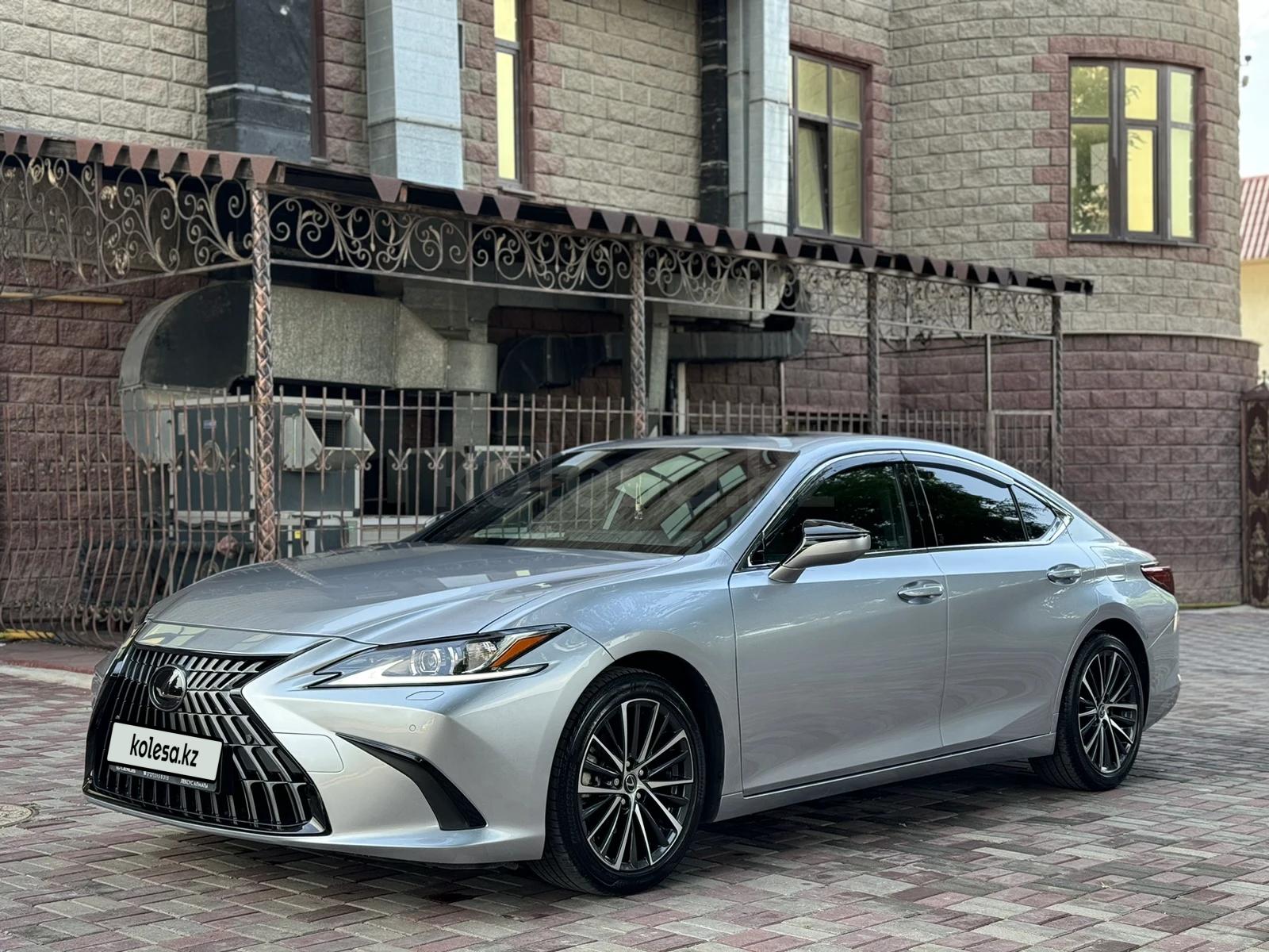 Lexus ES 250 2021 г.