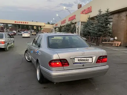 Mercedes-Benz E 280 1996 года за 3 800 000 тг. в Алматы – фото 5