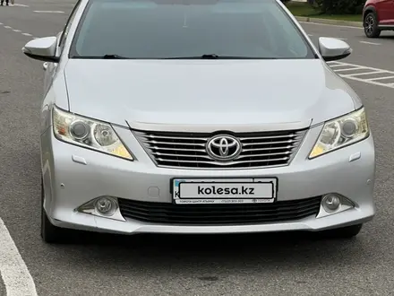 Toyota Camry 2012 года за 9 800 000 тг. в Атырау