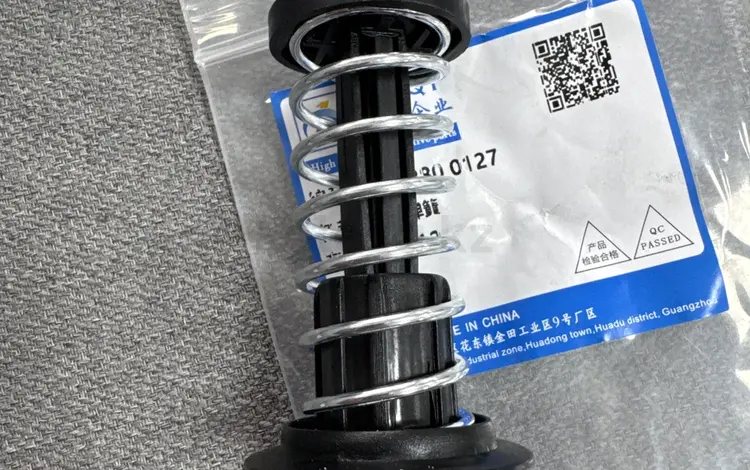 Пружина капота для Mercedes Benz GLC W204 W212 W222 за 12 000 тг. в Алматы