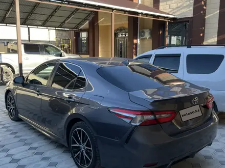 Toyota Camry 2018 года за 8 000 000 тг. в Актау – фото 2