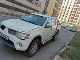 Mitsubishi L200 2007 года за 4 200 000 тг. в Астана