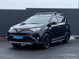 Toyota RAV4 2018 года за 11 340 000 тг. в Алматы