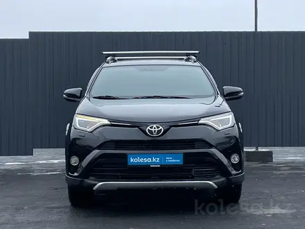 Toyota RAV4 2018 года за 9 720 000 тг. в Алматы – фото 2