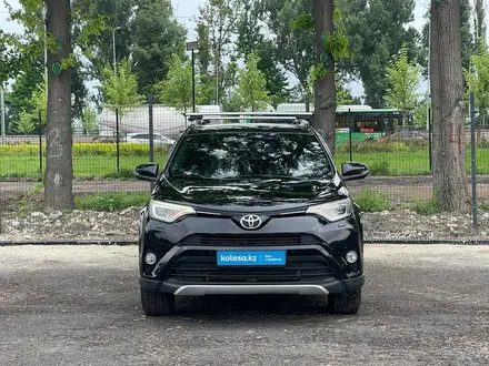 Toyota RAV4 2018 года за 8 770 000 тг. в Алматы – фото 2