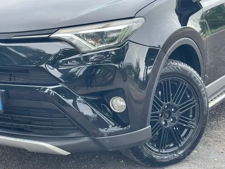 Toyota RAV4 2018 года за 8 770 000 тг. в Алматы – фото 8
