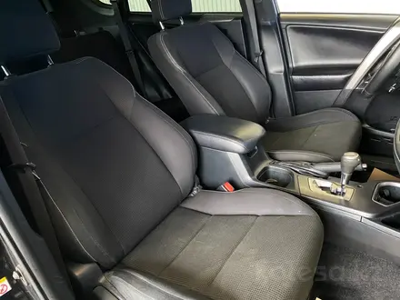 Toyota RAV4 2018 года за 9 720 000 тг. в Алматы – фото 9