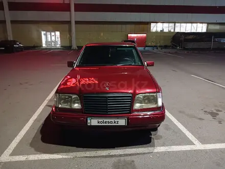 Mercedes-Benz E 200 1995 года за 1 550 000 тг. в Астана – фото 9