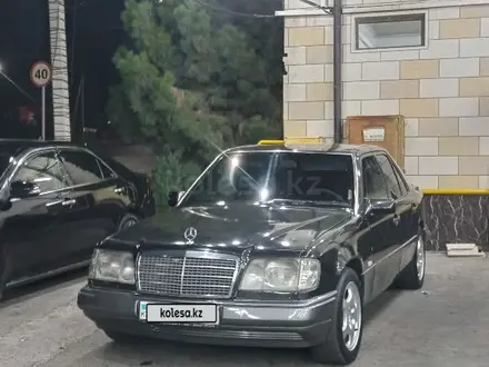 Mercedes-Benz E 200 1993 года за 2 300 000 тг. в Шымкент – фото 6