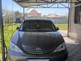 Toyota Camry 2002 года за 6 200 000 тг. в Уральск – фото 2