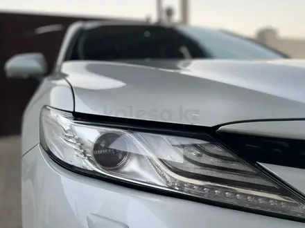 Toyota Camry 2019 года за 14 500 000 тг. в Актау – фото 14