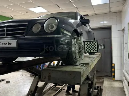 Mercedes-Benz E 280 1996 года за 3 000 000 тг. в Караганда – фото 3