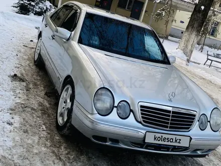 Mercedes-Benz E 320 1997 года за 4 000 000 тг. в Алматы – фото 2