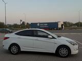 Hyundai Solaris 2014 года за 5 299 999 тг. в Актобе – фото 3