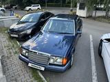 Mercedes-Benz E 260 1991 года за 2 750 000 тг. в Алматы – фото 3