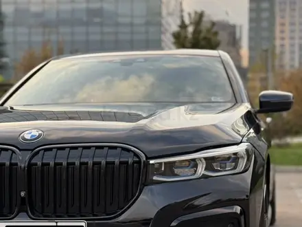 BMW 740 2016 года за 19 000 000 тг. в Алматы – фото 43