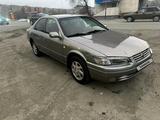 Toyota Camry 1997 года за 3 500 000 тг. в Семей – фото 2