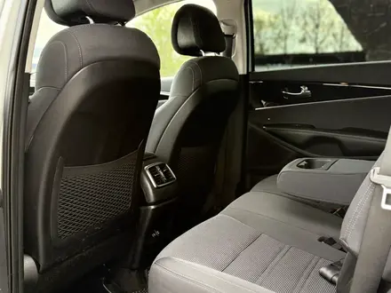 Kia Sorento 2015 года за 9 900 000 тг. в Алматы – фото 25