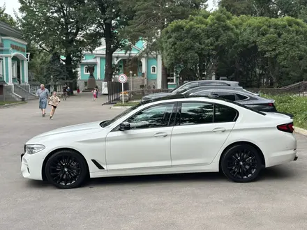 BMW 540 2020 года за 23 000 000 тг. в Алматы – фото 4