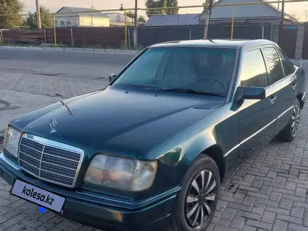 Mercedes-Benz E 220 1995 года за 2 800 000 тг. в Алматы – фото 2