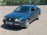 Volkswagen Vento 1996 года за 1 580 000 тг. в Караганда – фото 2