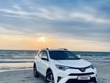 Toyota RAV4 2018 года за 11 000 000 тг. в Актау