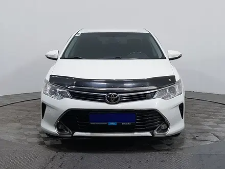 Toyota Camry 2017 года за 9 570 000 тг. в Астана – фото 2