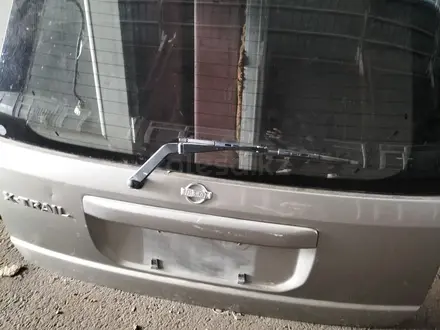Крышка багажника на Ниссан х траил буу оригинал привозной хорошом состояние за 60 000 тг. в Алматы