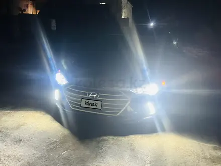Hyundai Elantra 2017 года за 3 800 000 тг. в Актобе – фото 4