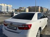 Toyota Camry 2014 года за 9 000 000 тг. в Актобе – фото 4